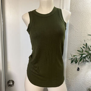 NWT Women’s Medium Green Tank Top Soft NWT By Nostalgia